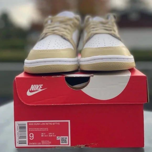 Nike Dunk Low US9 'Team Gold' - Picture 2 of 10